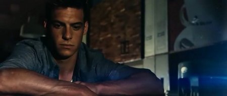 Земля в осаде (2017) Земля в осаде (2017)